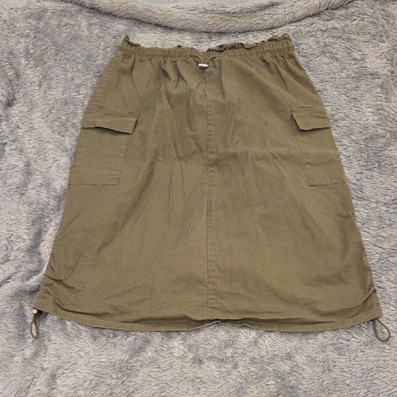 Rachel Zoe Dresses & Skirts - Rachel Zoe Olive Midi Cargo Skirt Size L!